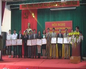 Đảng bộ xã Tân Xã trao huy hiệu đảng và Tổng kết công tác Đảng năm 2015 và triển khai phương hướng năm 2016
