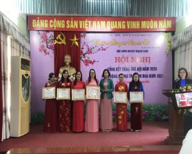 Hội LHPN huyện Thạch Thất tổng kết công tác Hội năm 2020; phát động phong trào thi đua năm 2021