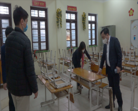 Lãnh đạo huyện Thạch Thất kiểm tra công tác chuẩn bị đón học sinh trở lại tại các trường