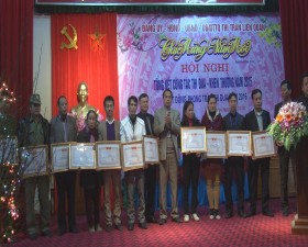 Thị trấn Liên Quan tổng kết công tác thi đua khen thưởng năm 2015 và phát động phong trào thi đua năm 2016