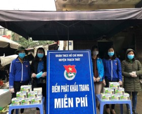 Tuổi trẻ Thạch Thất phát khẩu trang miễn phí