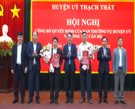 Hội nghị công bố Quyết định về công tác cán bộ tại xã Yên Trung và xã Tiến Xuân