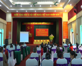 Phòng Kinh tế huyện tập huấn kỹ thuật chăm sóc, phòng trừ sâu bệnh cho cây trồng vụ xuân tại xã Bình Yên