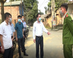 Đồng chí Chủ tịch UBND huyện kiểm tra, thị sát công tác phòng, chống dịch Covid- 19