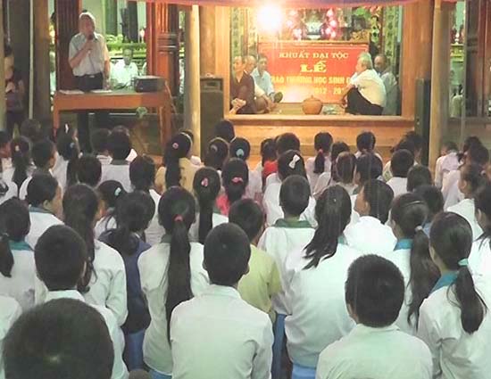 Dòng họ Khuất xã Đại Đồng tổ chức trao quà khuyến học