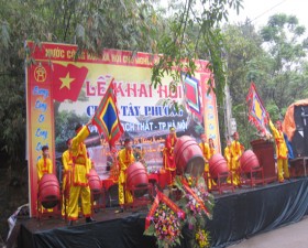 Lễ hội chùa Tây Phương năm 2014