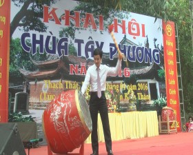 Khai hội chùa Tây Phương năm 2016.