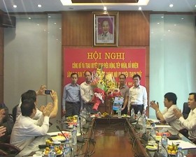 Công bố, trao quyết định điều động, bổ nhiệm lãnh đạo Ban tổ chức Huyện ủy và Phòng nội vụ huyện Thạch Thất