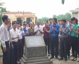 Khánh thành sân chơi cho thanh thiếu nhi 