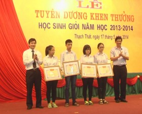 Lễ tuyên dượng học sinh giỏi năm học 2013-  2014