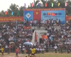 Khai mạc giải bóng đá thanh niên huyện Thạch Thất năm 2013 