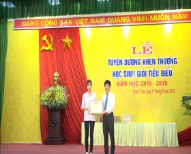 Thạch Thất tuyên dương khen thưởng học sinh tiêu biểu xuất sắc năm học 2018-2019