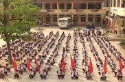 Trao quà cho học sinh nghèo hiếu học và GĐ chính sách tại trường TH Tiến Xuân A 