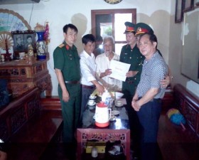Khám bệnh, tư vấn sức khỏe, cấp thuốc miễn phí phục vụ các đối tượng chính sách trên địa bàn xã Cẩm Yên.
