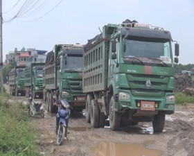 Phát hiện, xử lý đổ đất trái phép tại khu công nghiệp Phùng Xá
