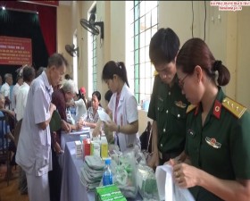 Khám, tư vấn và cấp thuốc miễn phí cho đối tượng chính sách xã Hương Ngải