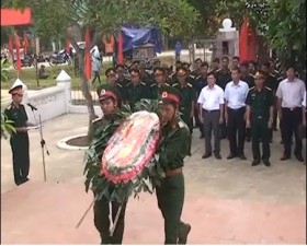 Trao quà cho các gia đình chính sách tại xã Yên Trung  huyện Thạch Thất