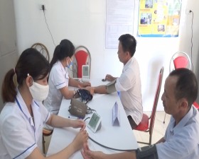 96 đối tượng chính sách xã Dị Nậu được khám, tư vấn, cấp phát thuốc miễn phí nhân kỷ niệm 73 năm ngày Thương binh- Liệt sỹ