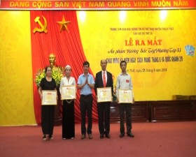 Câu lạc bộ thơ ca Thạch Thất ra mắt ấn phẩm “Hương sắc Tây Phương” tập 13