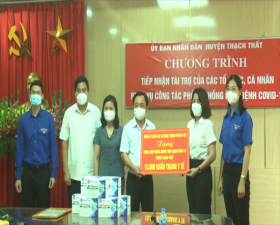 Thạch Thất tiếp nhận ủng hộ công tác phòng, chống dịch Covid-19 do Đảng ủy Khối các Cơ quan thành phố Hà Nội trao tặng