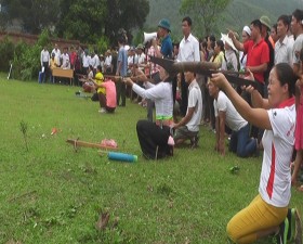 Tiến Xuân tổ chức các trò chơi truyền thống kỷ niệm ngày Quốc khánh