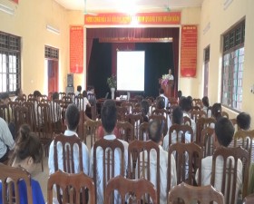 Trạm Thú y huyện Thạch Thất tập huấn kỹ thuật phòng và điều trị bệnh cho vật nuôi