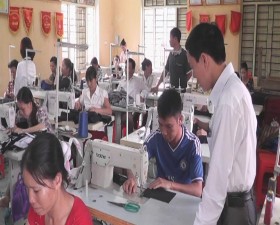 Trung tâm dạy nghề huyện trong công tác dạy nghề giới thiệu việc làm cho lao động