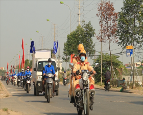 Thạch Thất: Tuyên truyền lưu động về đảm bảo ATGT và phòng, chống dịch Covid-19