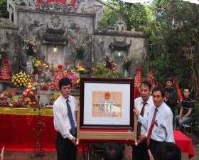 Văn chỉ làng Bùng đón nhận Bằng xếp hạng Di tích lịch sử văn hóa cấp Thành phố