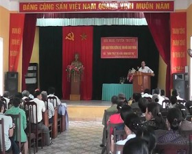 Tuyên truyền luật giao thông đường bộ tại xã Hương Ngải 