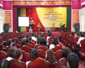 LĐLĐ huyện Thạch Thất  kỷ niệm 85 năm ngày thành lập Hội LHPN Việt Nam và nói chuyện chuyên đề “Nét đẹp trong văn hóa ứng xử của người phụ nữ Việt Nam thời kỳ đẩy mạnh CNH, HĐH đất nước”