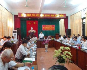 Ban Thường vụ Huyện ủy Thạch Thất làm việc tại xã Đại Đồng.