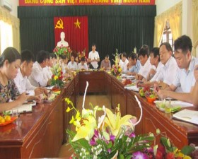 Thường trực huyện ủy Thạch Thất làm việc với xã Phùng Xá.