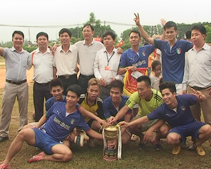 Chung kết giải bóng đá xã Bình Phú mở rộng năm 2014