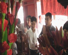 Dâng hương kỷ niệm 403 năm ngày mất danh nhân văn hóa Trạng Bùng Phùng Khắc Khoan