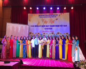 Hội LHPN huyện gặp mặt Câu lạc bộ Nữ doanh nhân huyện nhân kỷ niệm 16 năm ngày Doanh nhân Việt Nam (13/10)
