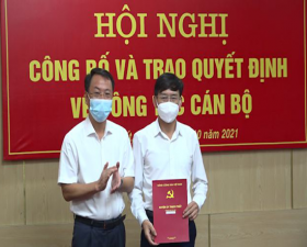 Lễ công bố Quyết định bổ nhiệm chức vụ Giám đốc Trung tâm Phát triển quỹ đất huyện Thạch Thất