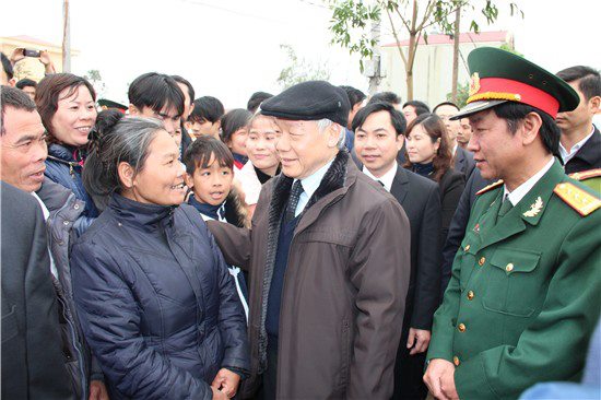 Đồng chí  Tổng Bí thư Nguyễn Phú Trọng thăm, chúc Tết nhân dân huyện Thạch Thất