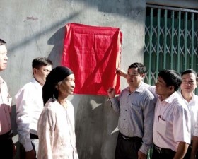 Khánh thành nhà đại đoàn kết xã Phú Kim.