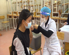 Thạch Thất triển khai tiêm vắc xin Covid-19 cho trẻ 15-17 tuổi