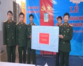 Ban Chỉ huy Quân sự huyện Thạch Thất khánh thành, bàn giao nhà đồng đội