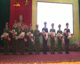 Công an huyện Thạch Thất công bố Quyết định bố trí Công an chính quy đảm nhiệm các chức danh Công an xã