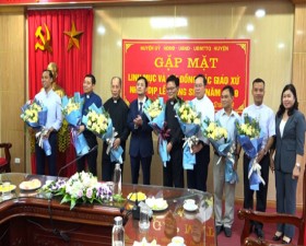 Lãnh đạo huyện Thạch Thất gặp mặt các Linh mục nhân dịp lễ Noel 2019