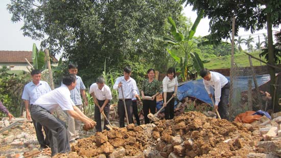 Khởi công xây dựng “mái ấm tình thương” cho hội viên phụ nữ có hoàn cảnh khó khăn tại xã Phú Kim