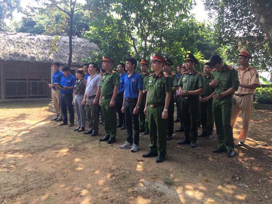 Huyện đoàn Thạch Thất: Hưởng ứng hành trình Tuổi trẻ Việt Nam nhớ lời Di chúc theo chân Bác