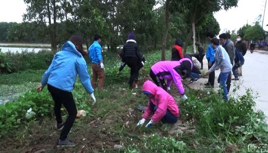 Triển khai kế hoạch tổng vệ sinh môi trường sau tiêm phòng đại trà đợt I/2019, phun thuốc diệt ruồi, muỗi mùa nắng nóng năm 2019