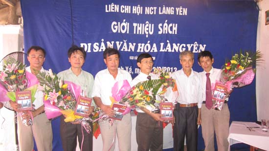 Giới thiệu sách di sản văn hóa làng Yên- xã Thạch Xá- huyện Thạch Thất.