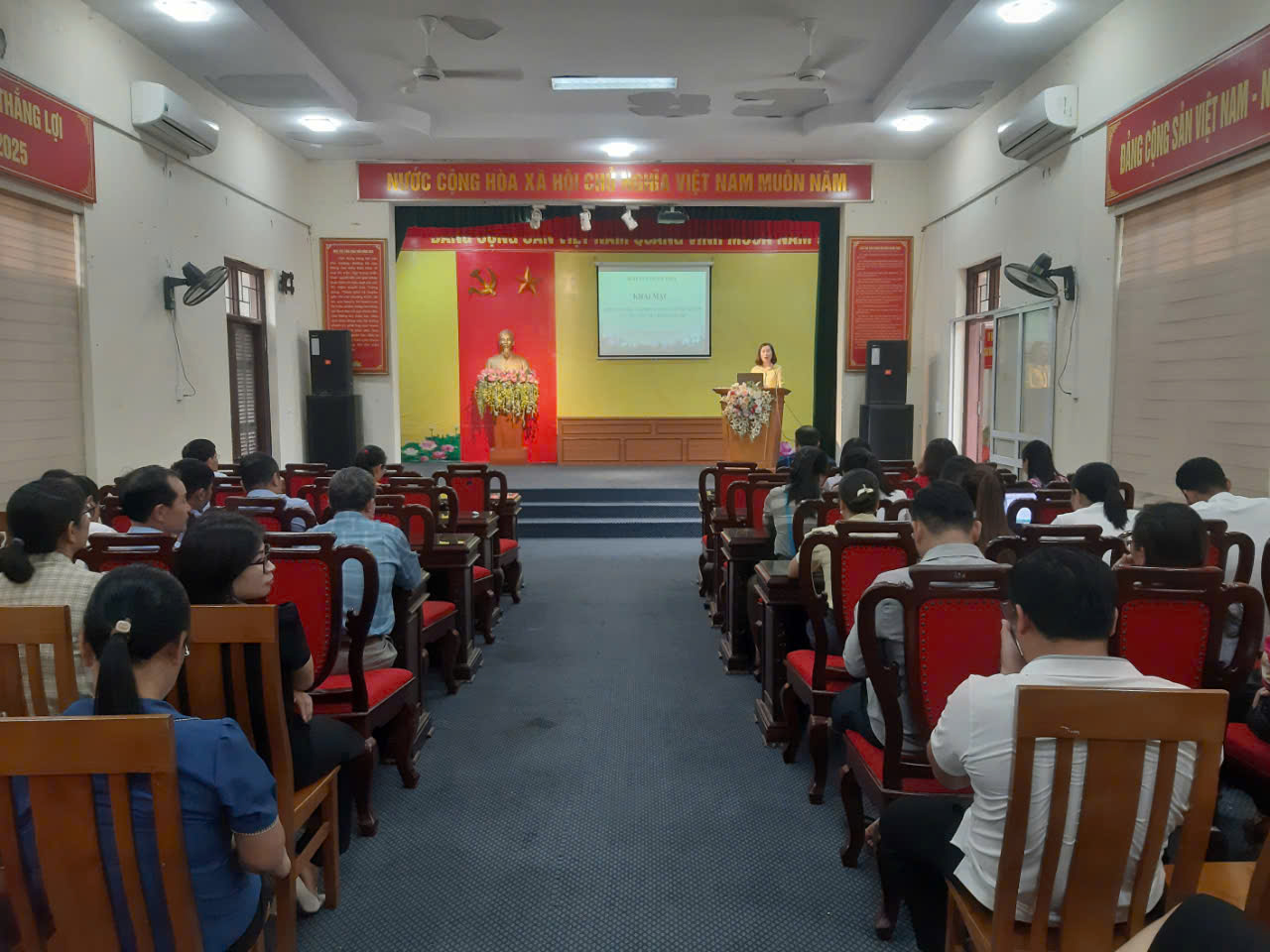 To&agrave;n cảnh lớp bồi dưỡng