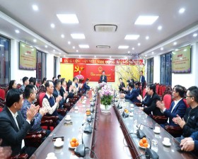 Thạch Thất gặp mặt chúc mừng các đồng chí được bổ nhiệm, chuyển công tác, nghỉ công tác.