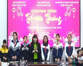 Tết yêu thương đến với học sinh, giáo viên có hoàn cảnh khó khăn trên địa bàn huyện Thạch Thất
